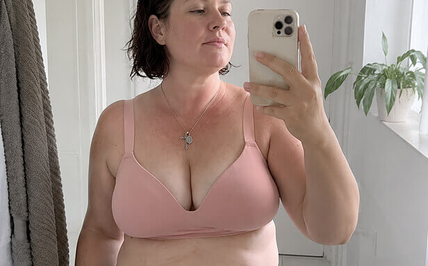 Customer wearing Shapermint pink bra