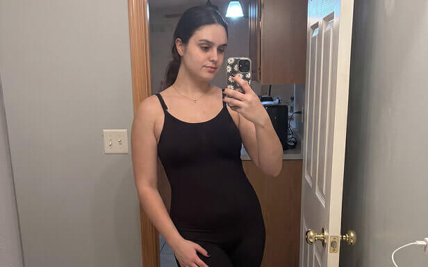 Customer wearing Shapermint black bodysuit