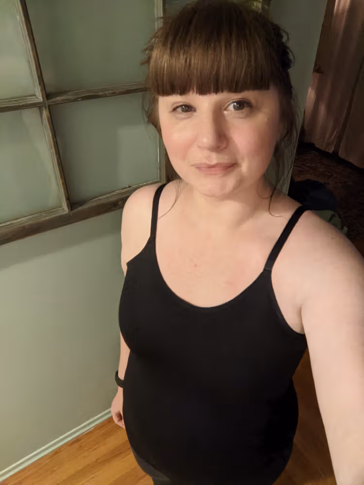 Customer wearing Shapermint products